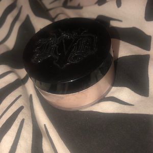 Kat Von D Lock It Brightening Powder Petal